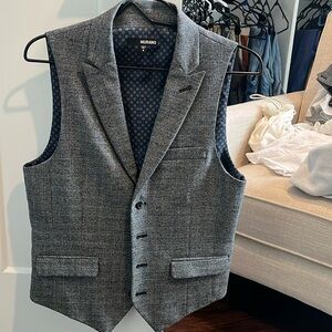 Small Men’s Vest